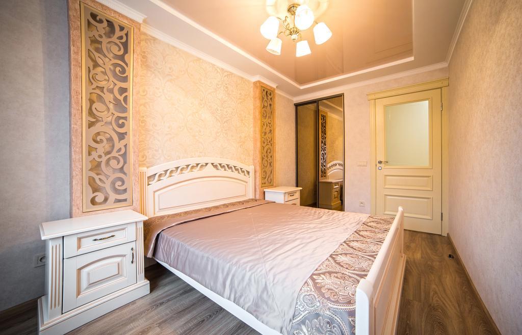 Apartments On Svobody Avenue- The Center Of Lviv Exterior photo